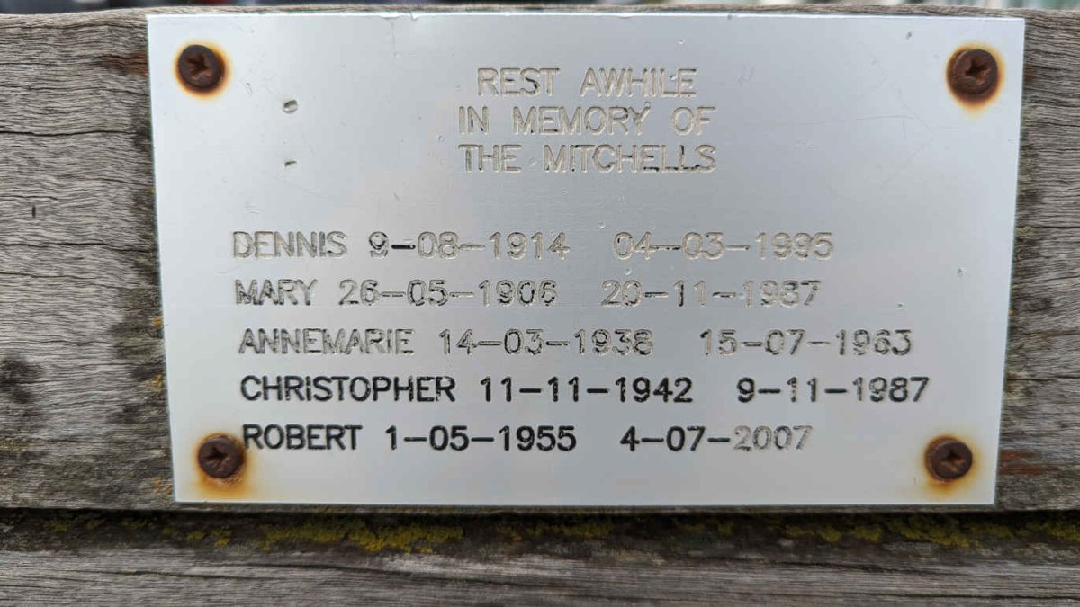 MITCHELL Dennis 1914-1995 :: MITCHELL Mary 1906-1987 :: MITCHELL Annemarie 1938-1963 :: MITCHELL Christopher 1942-1987