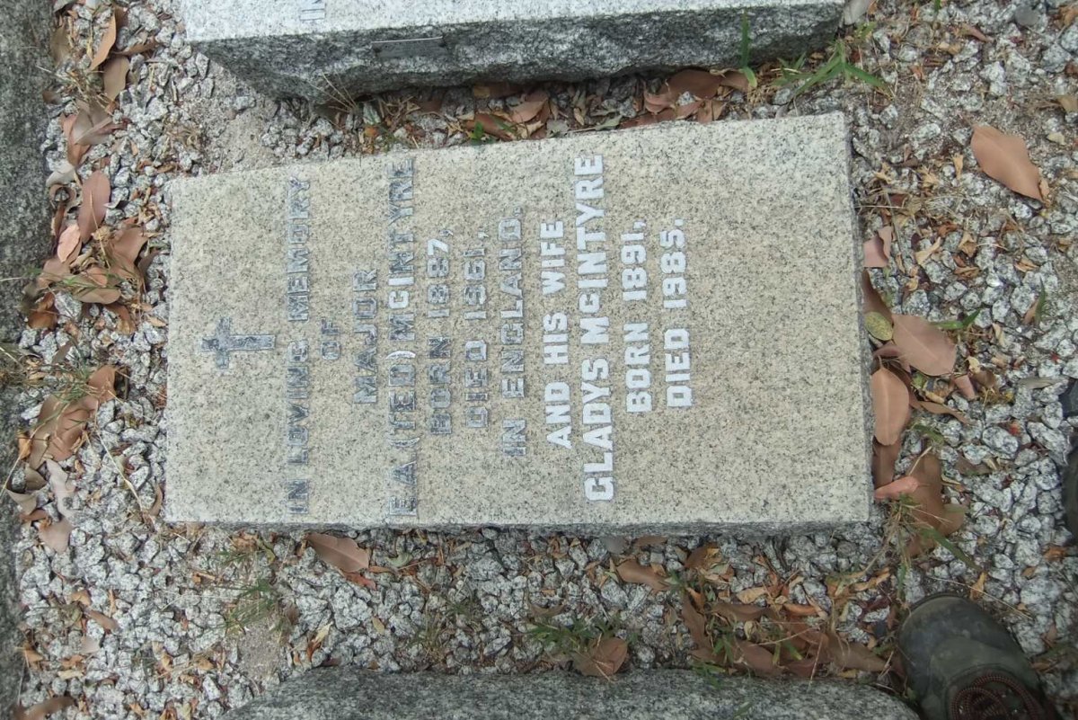 McINTYRE E.A. 1887-1961 &amp; Gladys 1891-1985