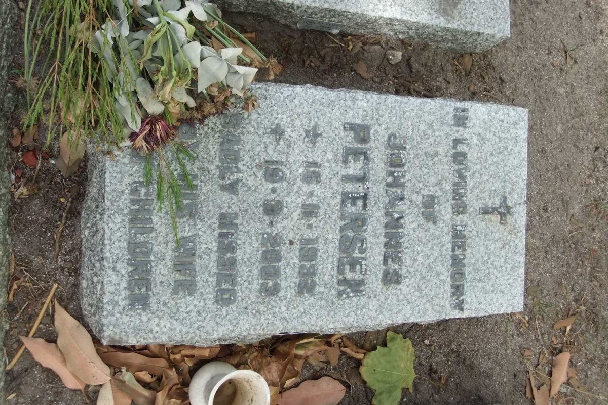PETERSEN Johannes 1932-2003