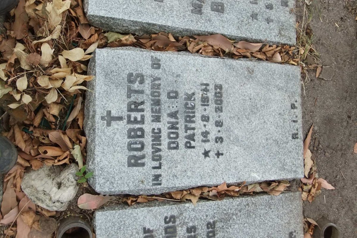 ROBERTS Donald Patrick 1941-2003