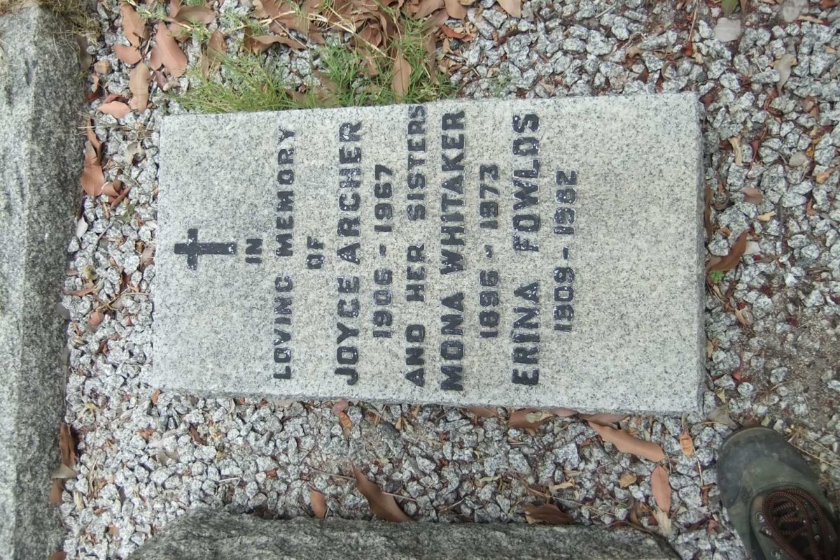 WHITAKER Mona 1896-1973 :: ARCHER Joyce 1906-1967 :: FOWLDS Erina 1909-1982