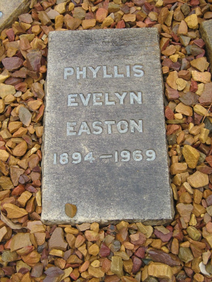 EASTON Phyllis Evelyn 1894-1969