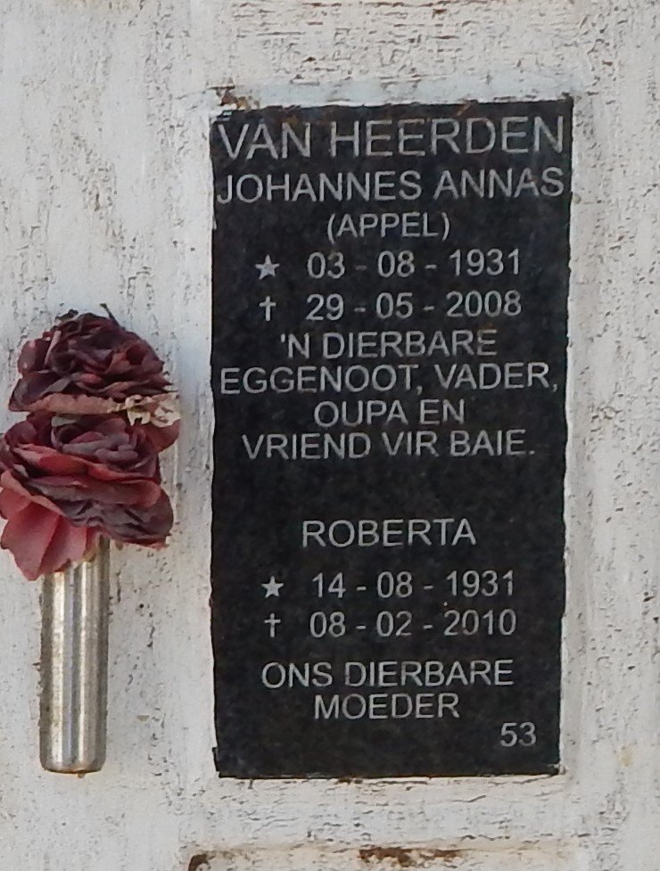 HEERDEN Johannes Annas, van 1931-2008 &amp; Roberta 1931-2010