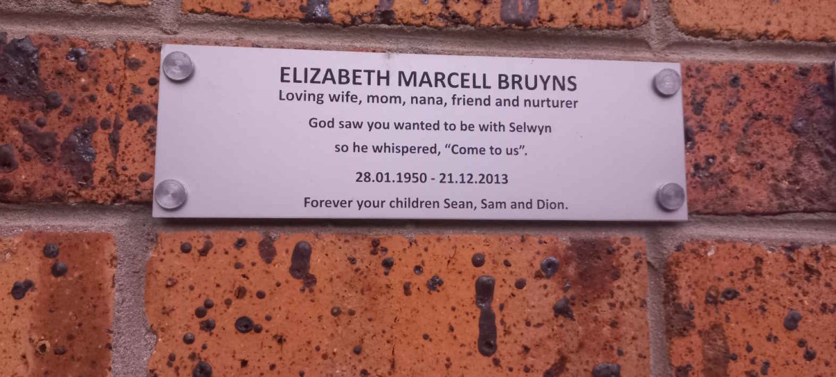 BRUYNS Elizabeth Marcell 1950-2013