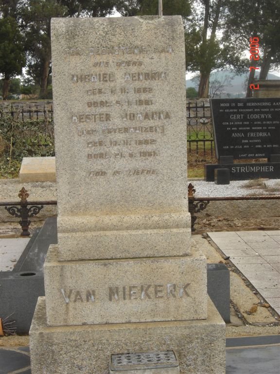 NIEKERK Michiel Hendrik, van  1882-1961 &amp; Hester Johanna ESTERHUIZEN 1892-1961