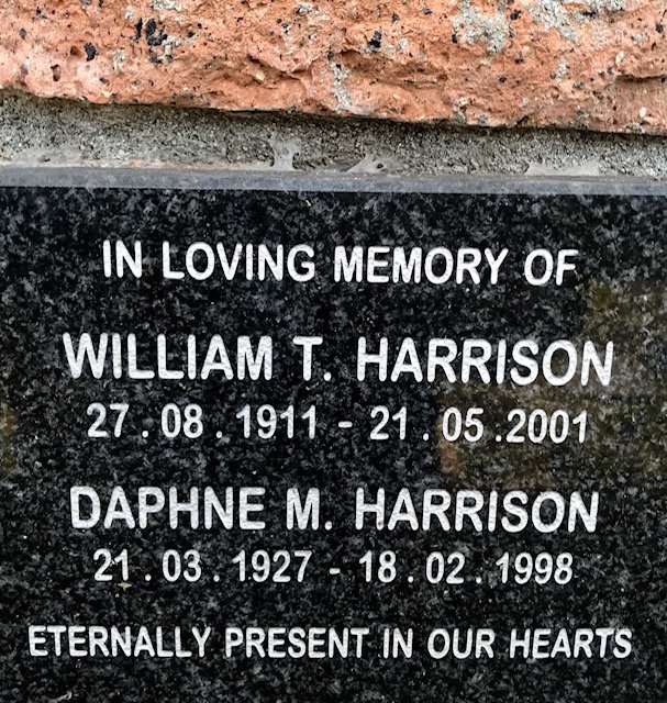 HARRISON William T. 1911-2001 &amp; Daphne M. 1927-1998