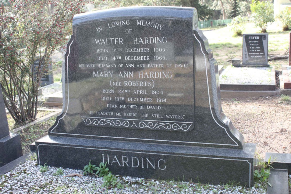HARDING Walter 1905-1965 &amp; Mary Ann ROBERTS 1904-1991