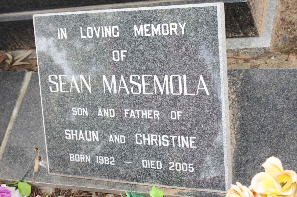 MASEMOLA Sean 1982-2005