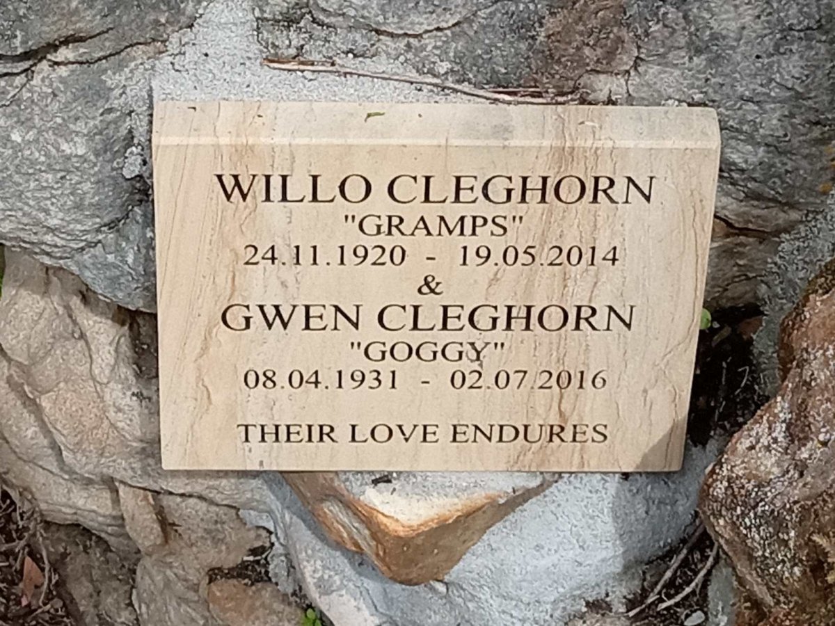 CLEGHORNE Willo 1920-2014 &amp; Gwen 1931-2016