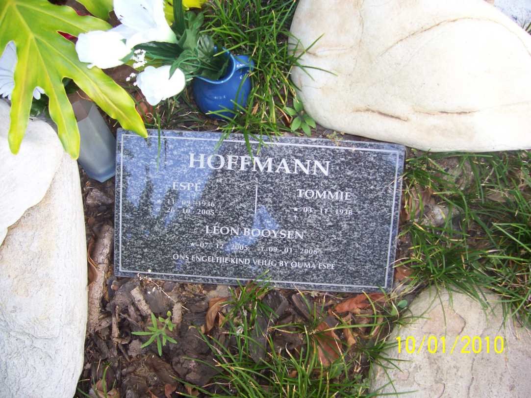 HOFFMAN Tommie 1938- &amp; Espe 1936-2005 :: BOOYSEN Leon 2005-2006