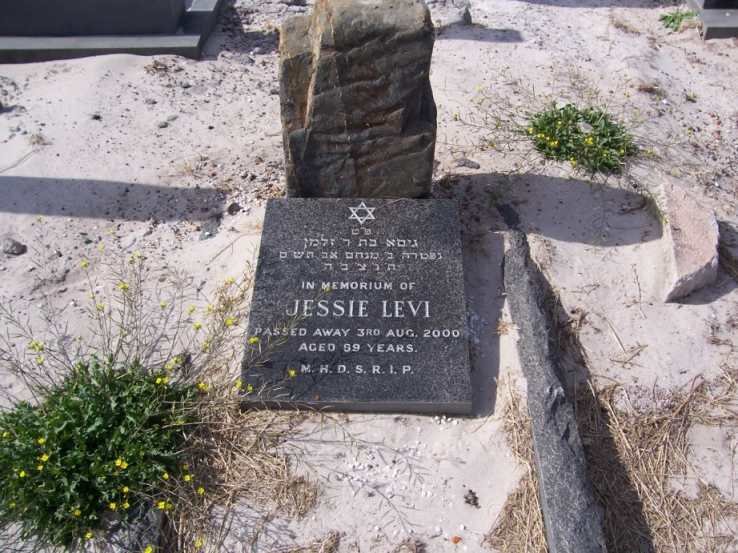 LEVI Jessie -2000