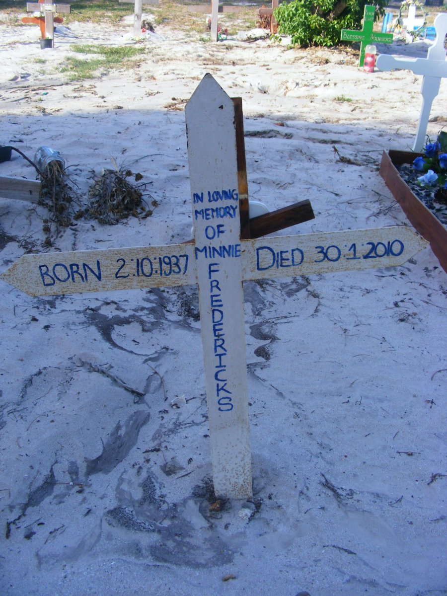 FREDERICKS Minnie 1937-2010