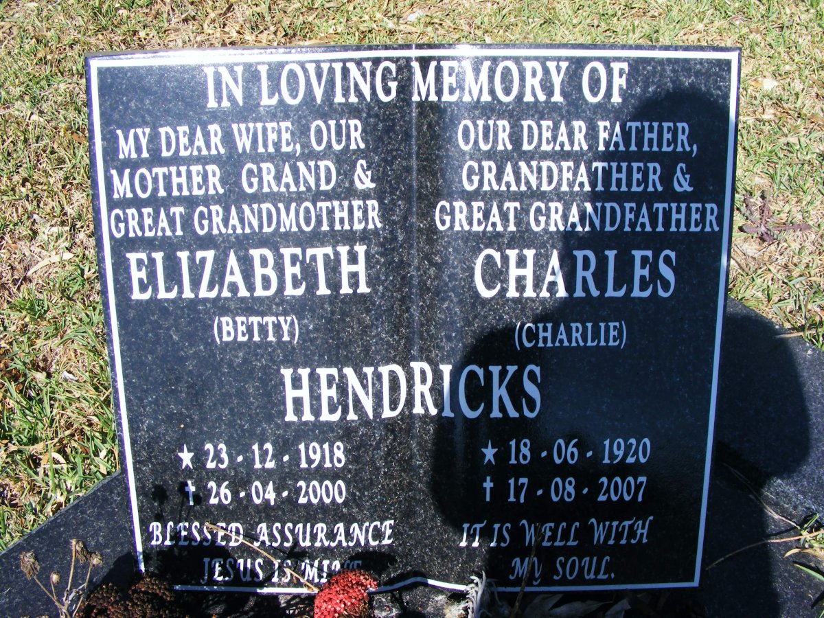 HENDRICKS Charles 1920-2007 &amp; Elizabeth 1918-2000