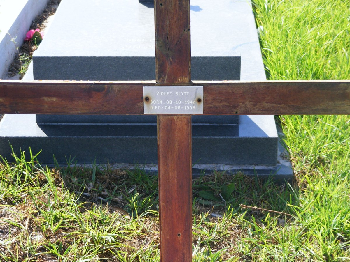 SLYTT Violet 1942-1998
