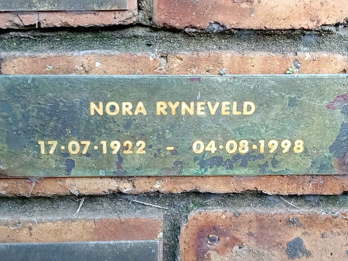 RYNEVELD Nora 1922-1998