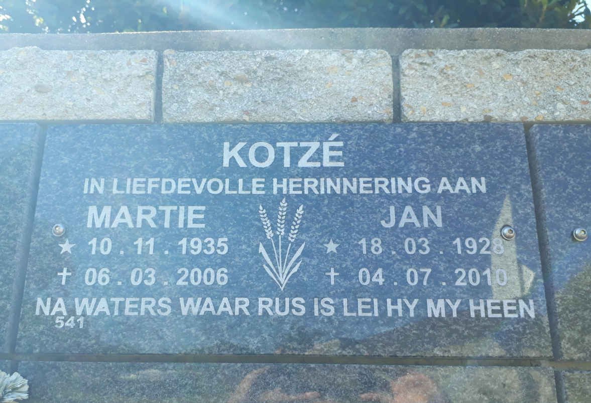 KOTZÉ Jan 1928-2010 &amp; Martie 1935-2006