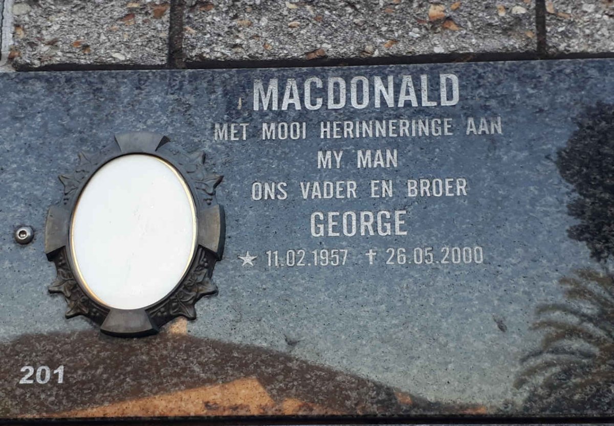 MACDONALD George 1957-2000