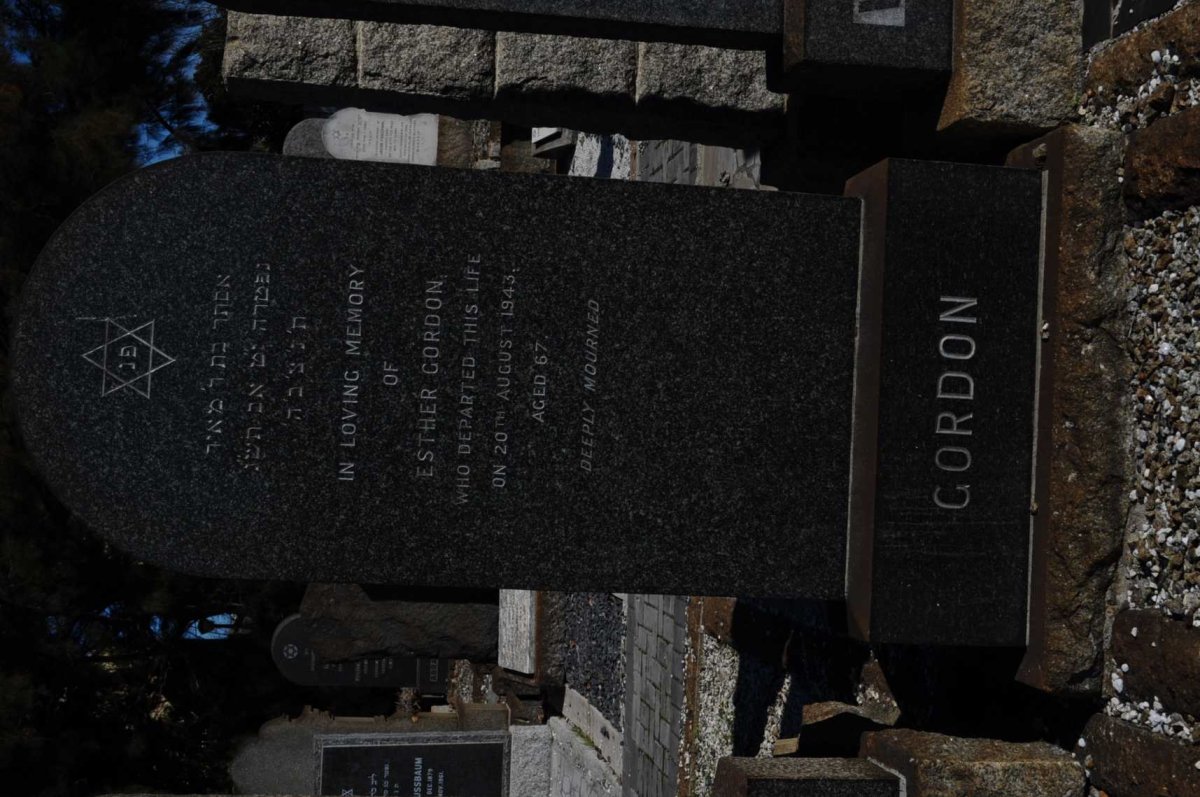 GORDON Esther -1943