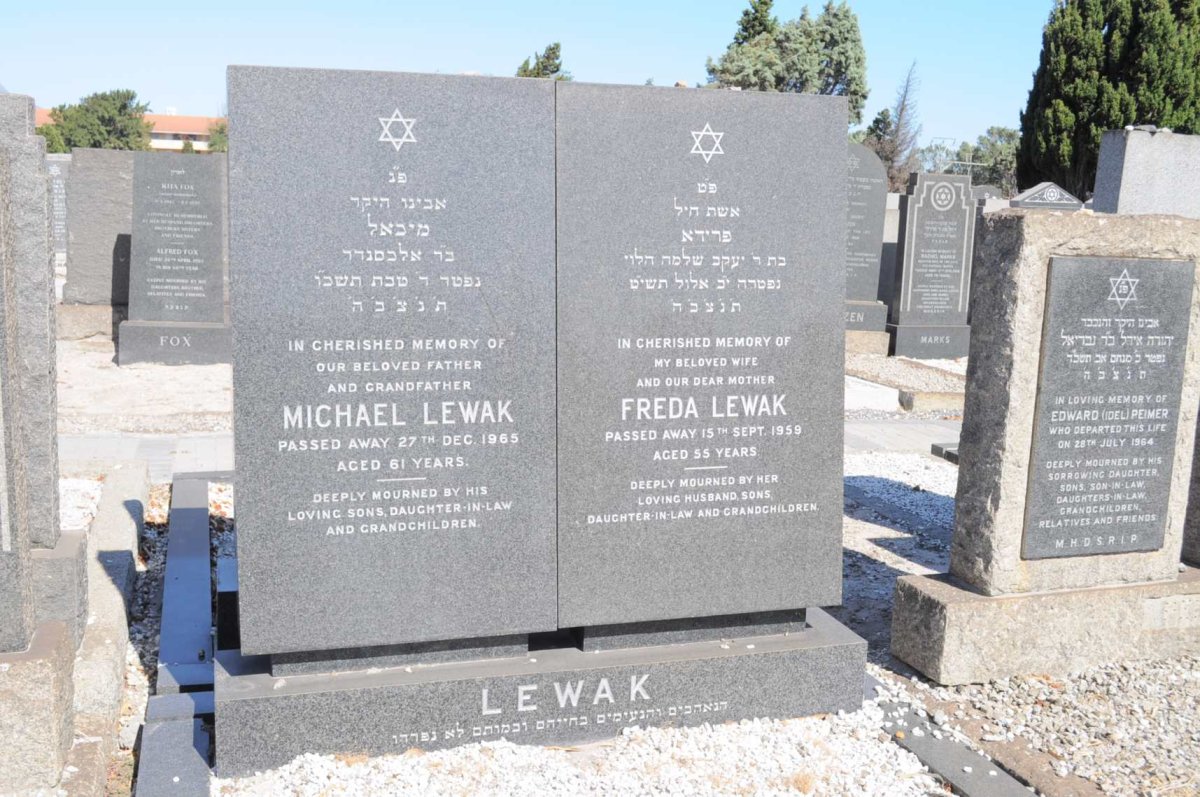 LEWAK Michael -1965 &amp; Freda -1959