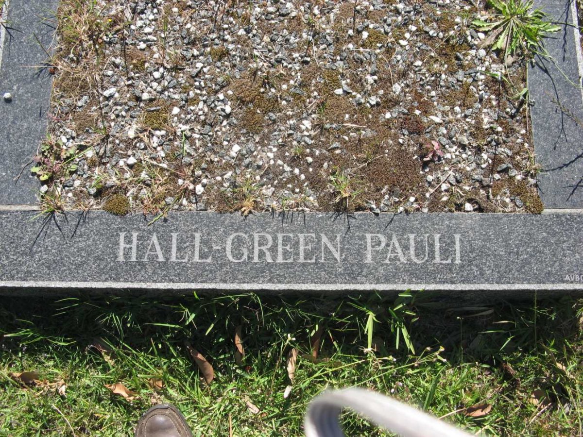 GREEN Pauli, HALL