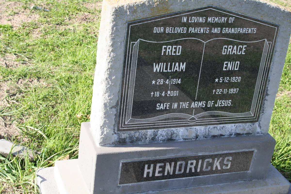 HENDRICKS Fred William 1914-2001 &amp; Grace Enid 1920-1997