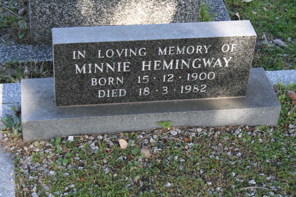 HEMINGWAY Minnie 1900-1982