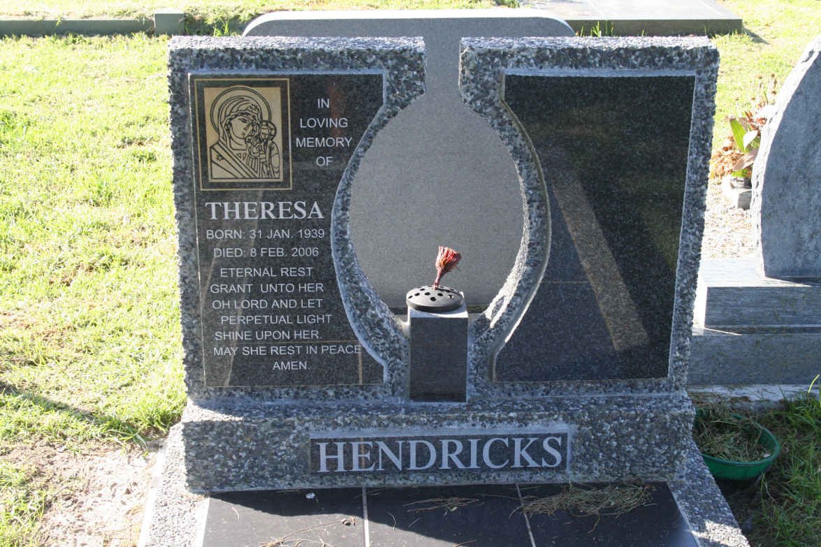 HENDRICKS Theresa 1939-2006