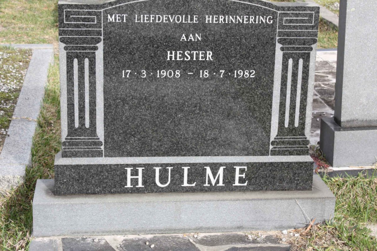 HULME Hester 1908-1982
