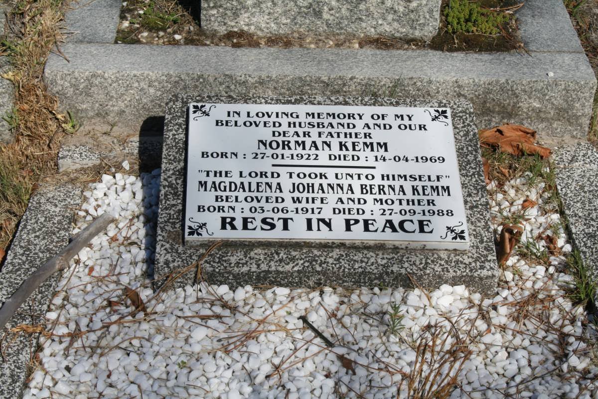 KEMM Norman 1922-1969 &amp; Magdalena Johanna Berna 1917-1988
