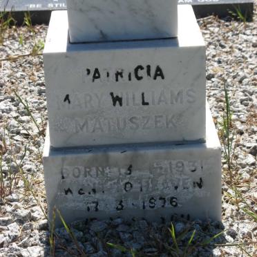 MATUSZEK Patricia Mary Williams 1931-1976 :: MATUSZEK Helen Vivienne 1953-2004 _1