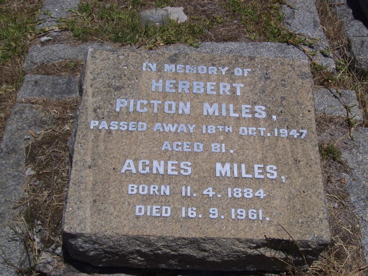 MILLS Herbert Picton -1947 & Agnes 1884-1961