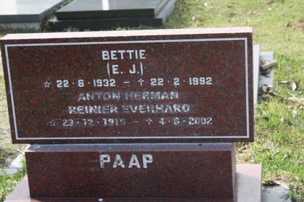 PAAP Anton Herman Reinier Everhard 1918-2002 &amp; E.J. 1932-1992