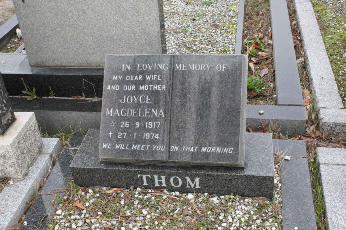 THOM Joyce Magdelena 1917-1974