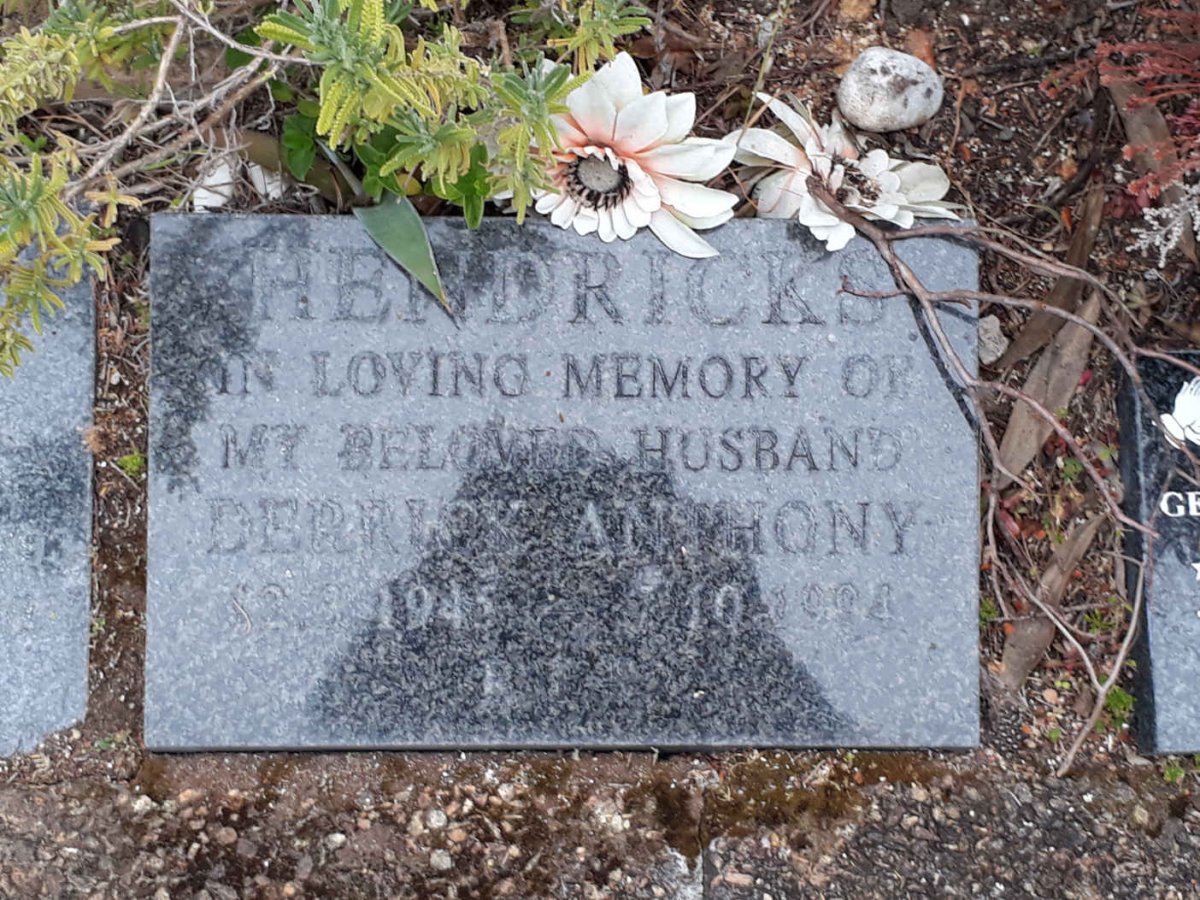 HENDRICKS Derrick Anthony 1945-1994