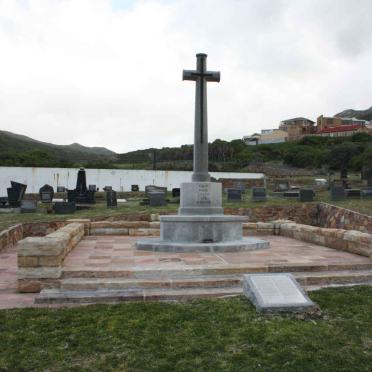 1. MEMORIAL with Plaque : South Africa in the two World Wars