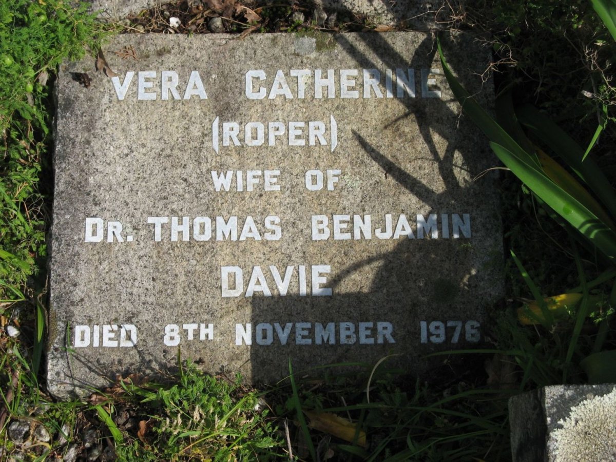 DAVIE Vera Catherine nee ROPER -1976