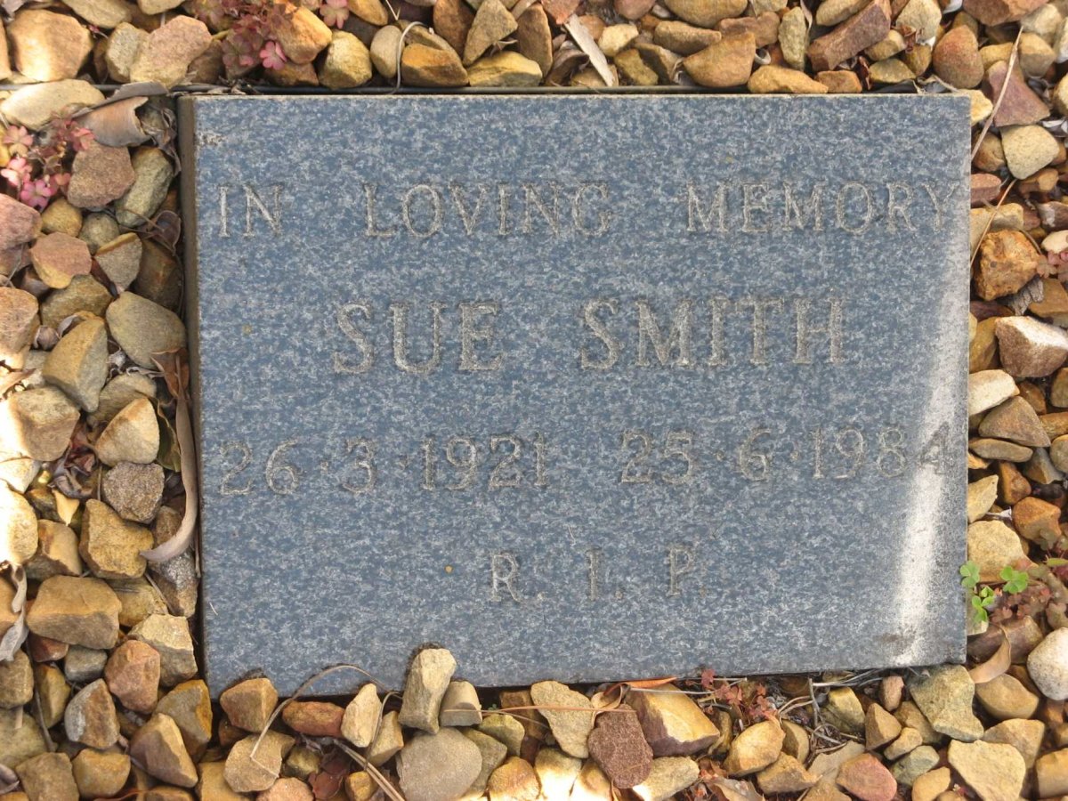 SMITH Sue 1921-1984