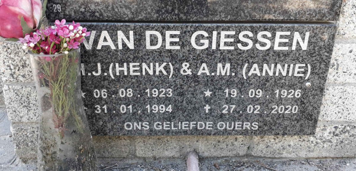 GIESSEN H.J., van de 1923-1994 &amp; A.M. 1926-2020