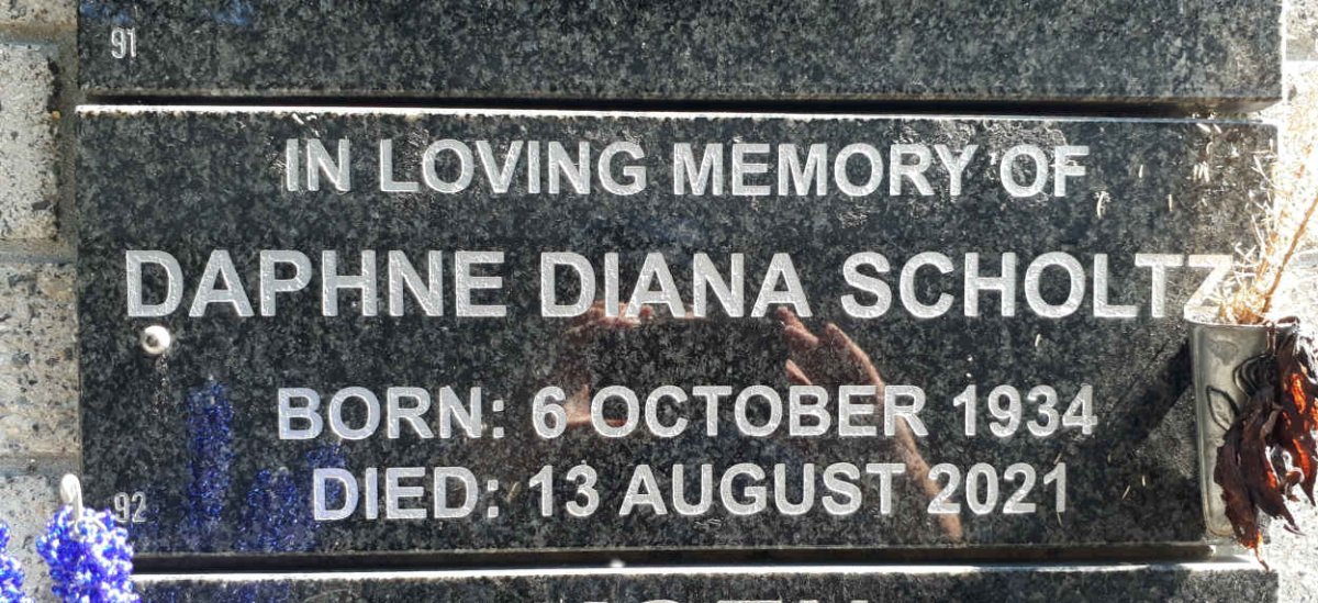 SCHOLTZ Daphne Diana 1934-2021