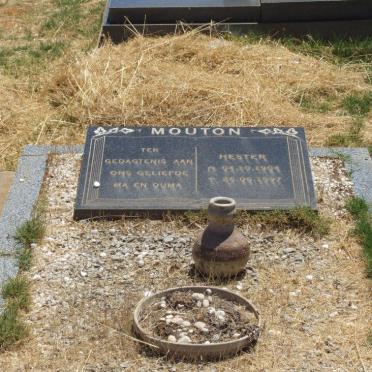 MOUTON Hester 1904-19?7