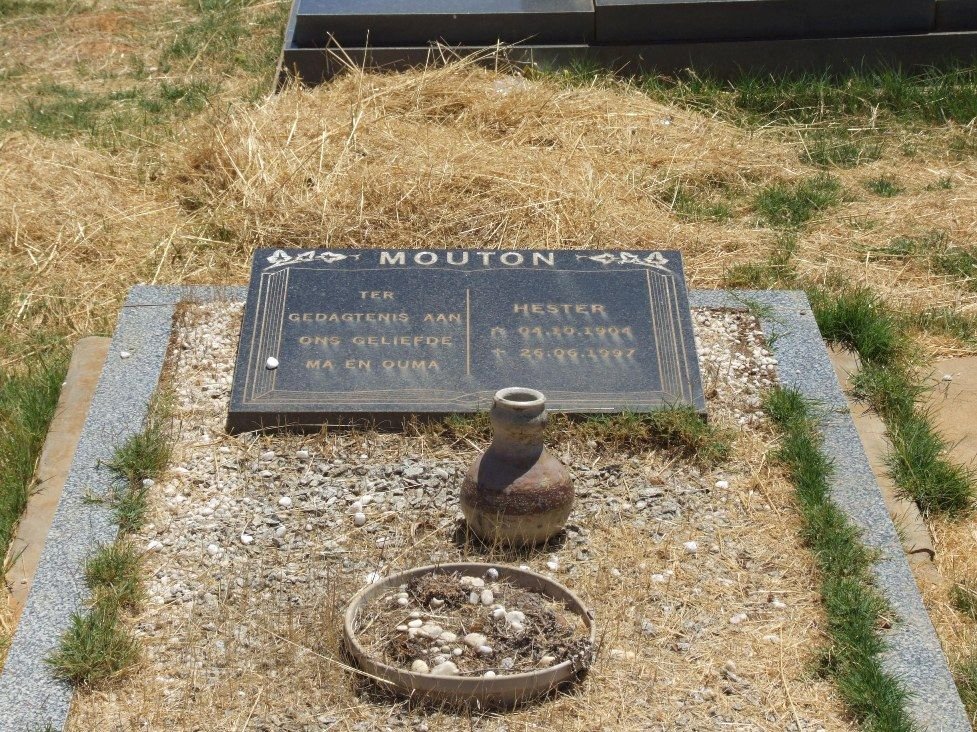 MOUTON Hester 1904-19?7