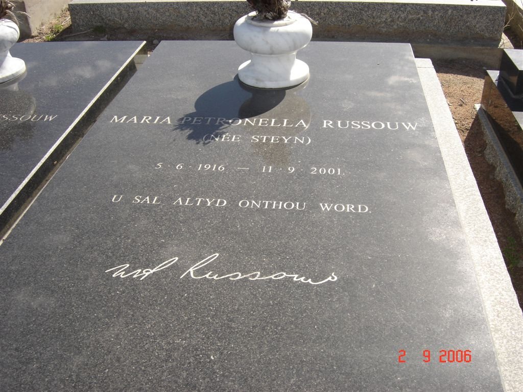 RUSSOUW Maria Petronella nee STEYN  1916-2001