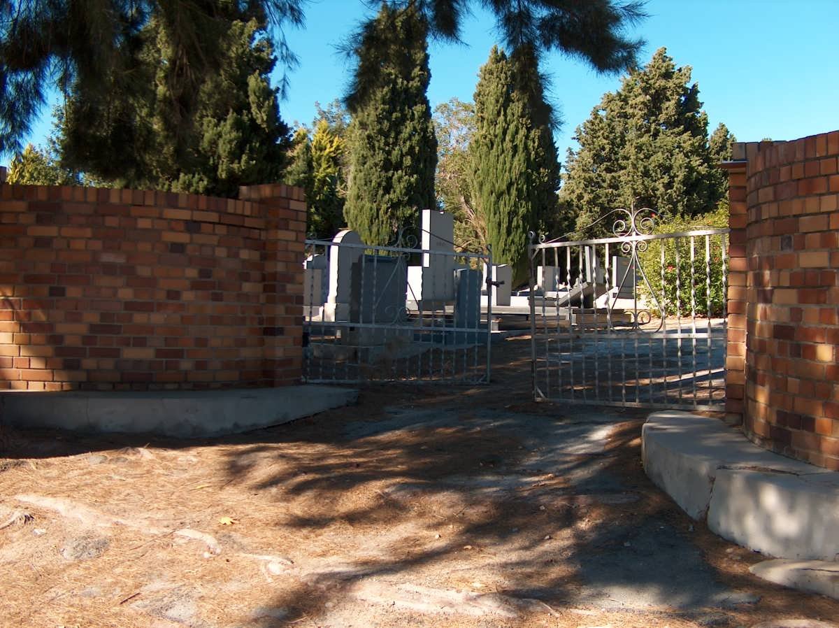 1. Entrance to the cemetery