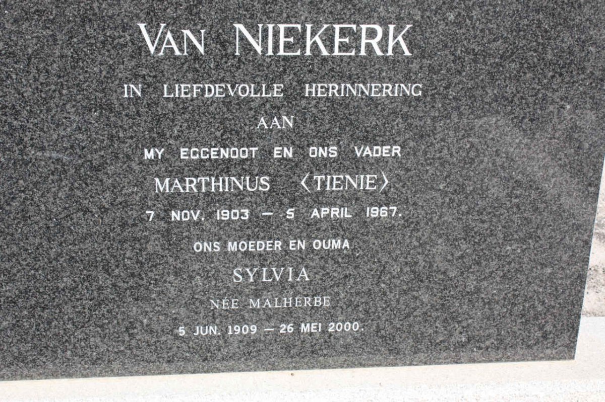 NIEKERK Marthinus, van 1903-1967 &amp; Sylvia MALHERBE 1909-2000