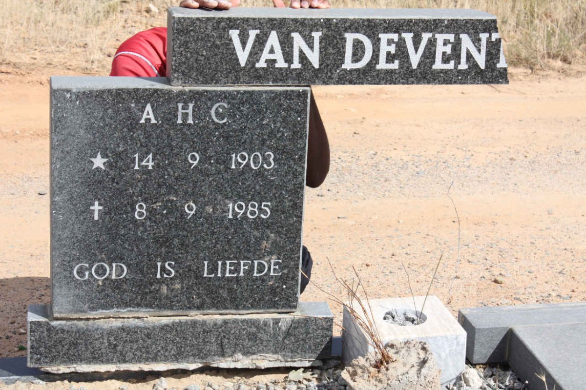 DEVENTER A.H.C., van  1903-1985