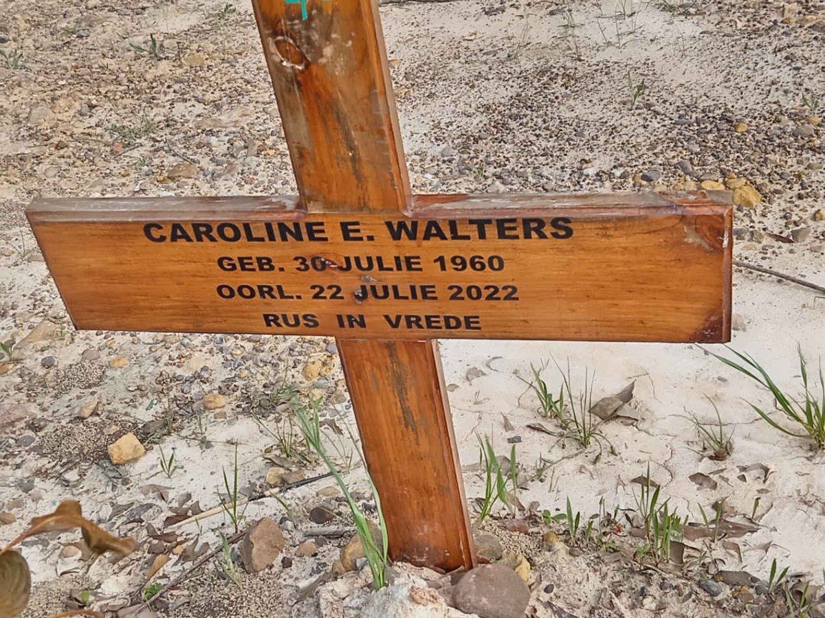 WALTERS Caroline E. 1960-2022