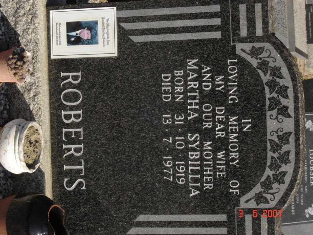 ROBERTS Martha Sybillia 1919-1977 :: ROBERTS Percival Rustley 1946-2006