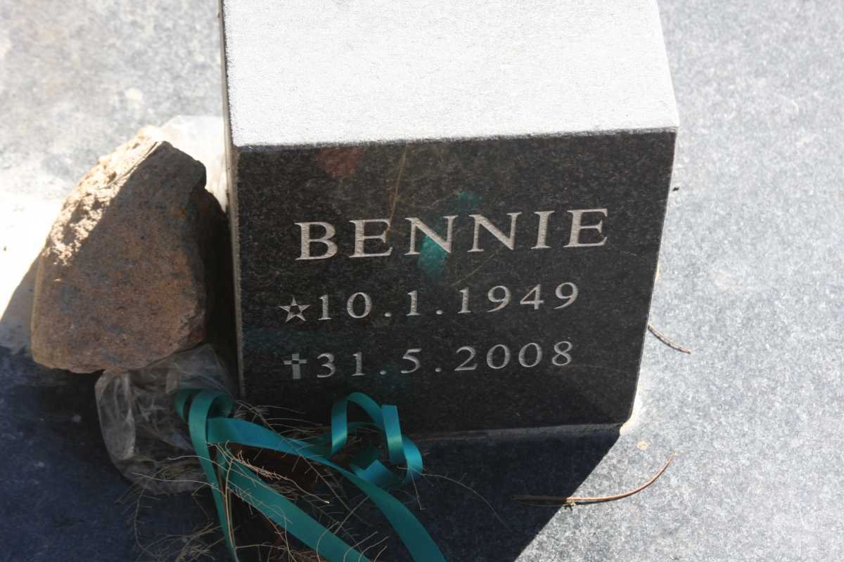 VOSLOO Bennie 1949-2008