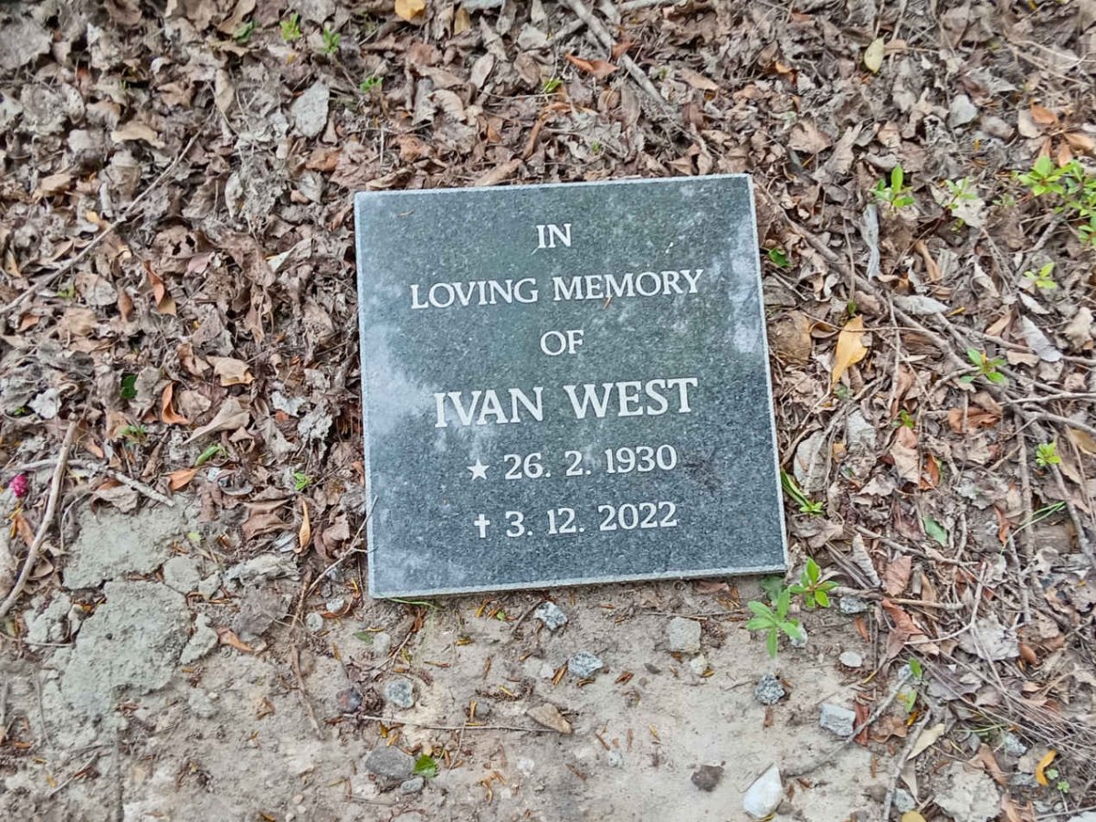 WEST Ivan 1930-2022
