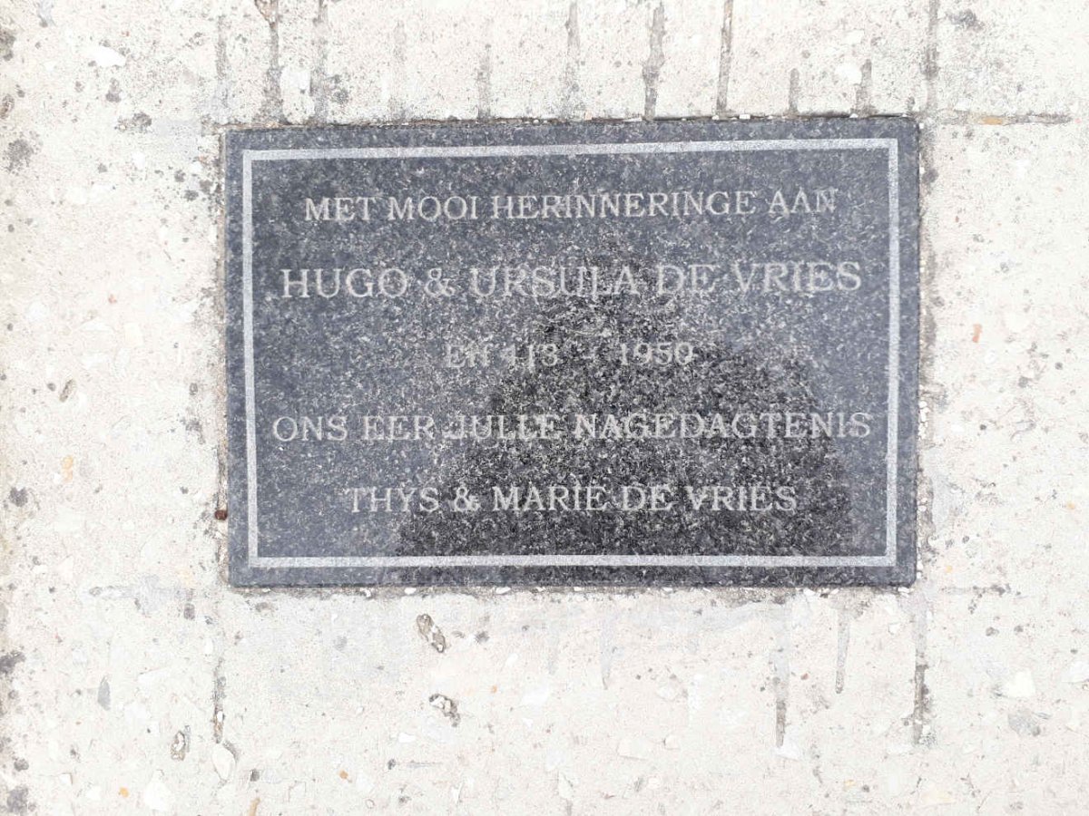 VRIES Hugo, de &amp; Ursula